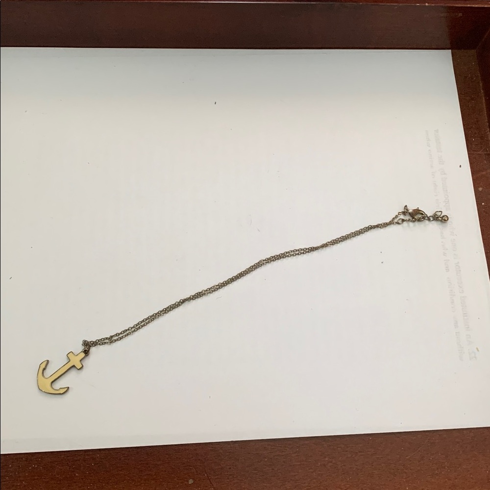 Vintage nautical cream colored enamel anchor on tarnished gold tone 16” chain - Picture 3 of 3